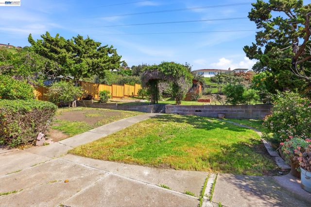 1233 Benedict Ct, San Leandro, CA 94577