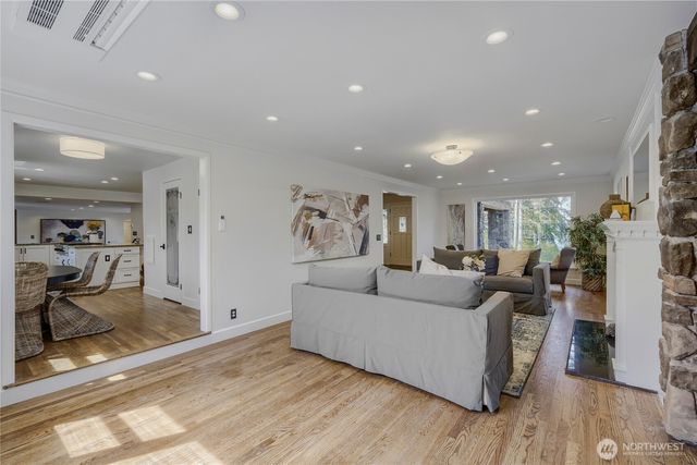 16066 Inglewood Road NE, Kenmore, WA 98028