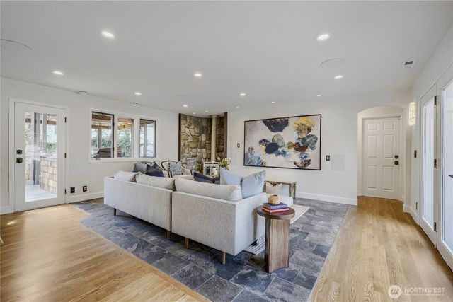 16066 Inglewood Road NE, Kenmore, WA 98028