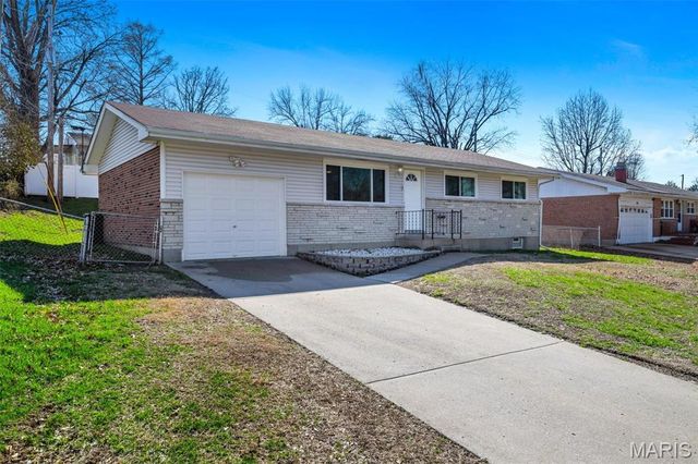 10508 Scotland Drive, St Louis, MO 63114