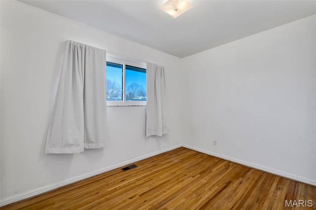 10508 Scotland Drive, St Louis, MO 63114