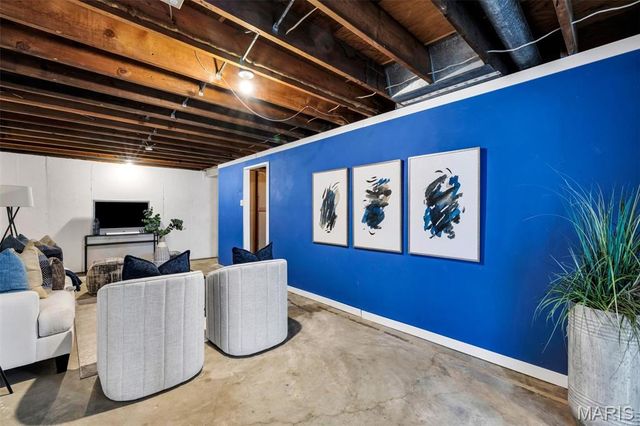 10508 Scotland Drive, St Louis, MO 63114