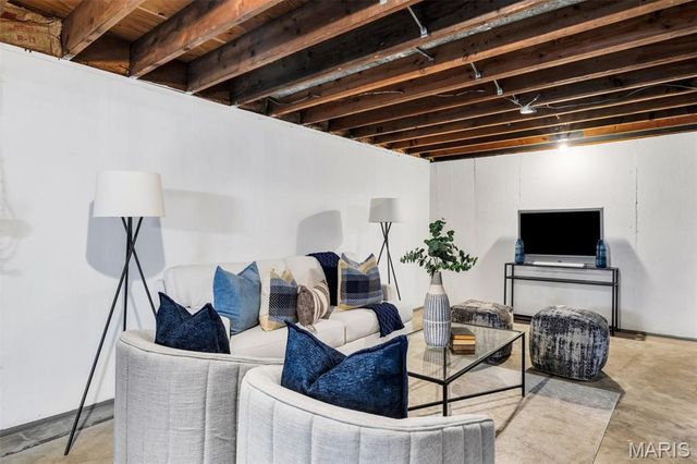 10508 Scotland Drive, St Louis, MO 63114