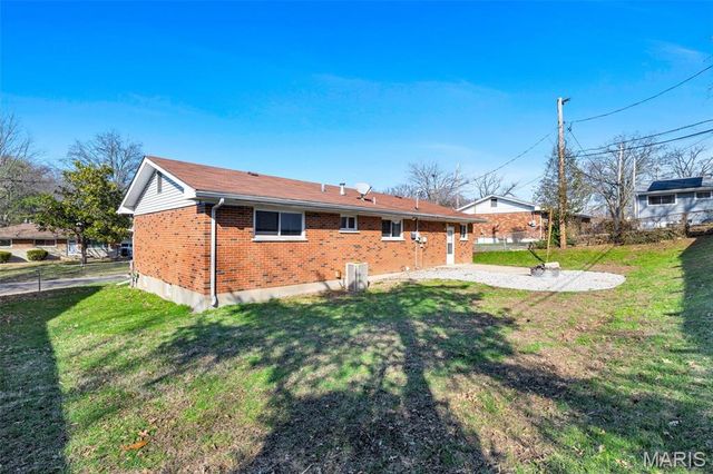 10508 Scotland Drive, St Louis, MO 63114