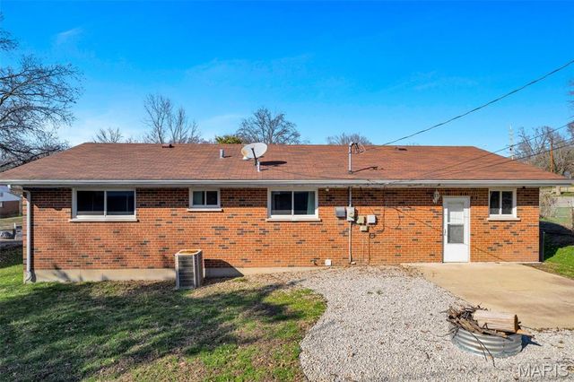 10508 Scotland Drive, St Louis, MO 63114