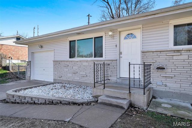 10508 Scotland Drive, St Louis, MO 63114