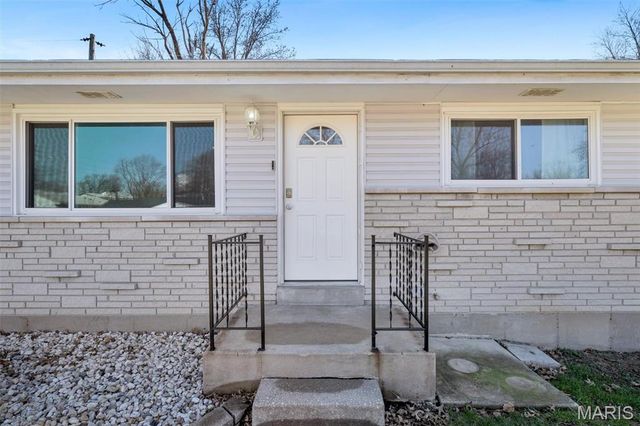 10508 Scotland Drive, St Louis, MO 63114
