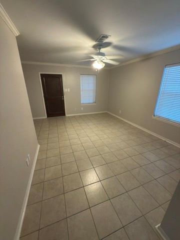 6401 Skyline Drive 34, Houston, TX 77057