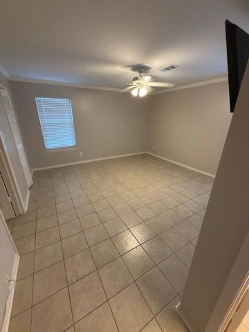 6401 Skyline Drive 34, Houston, TX 77057