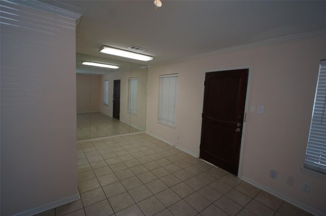 6401 Skyline Drive 34, Houston, TX 77057