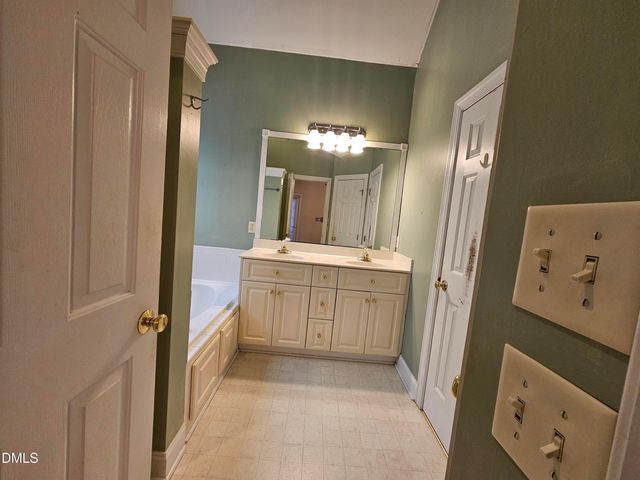 1107 Secotan Place, Fuquay Varina, NC 27526