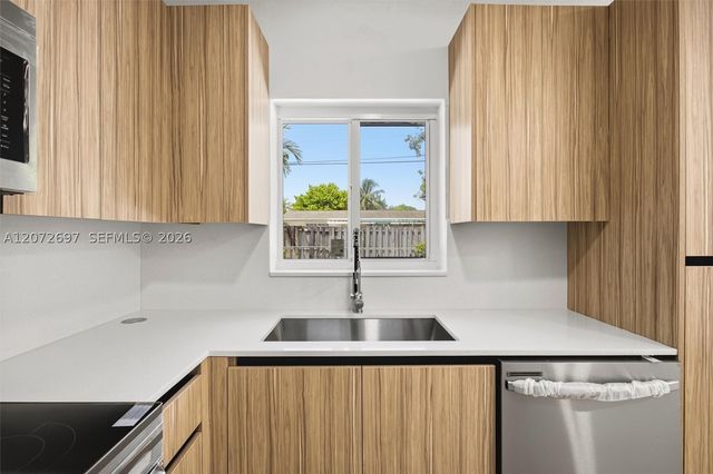 2250 Gulfstream Dr, Miramar, FL 33023