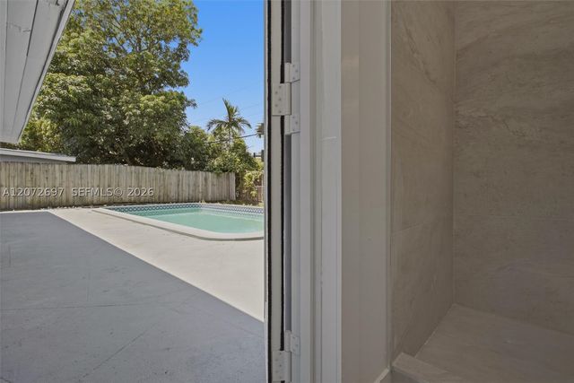 2250 Gulfstream Dr, Miramar, FL 33023