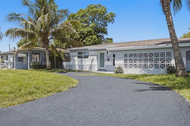 2250 Gulfstream Dr, Miramar, FL 33023