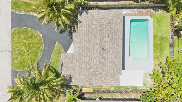 2250 Gulfstream Dr, Miramar, FL 33023