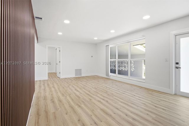 2250 Gulfstream Dr, Miramar, FL 33023