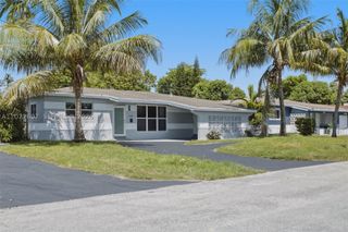 2250 Gulfstream Dr, Miramar, FL 33023