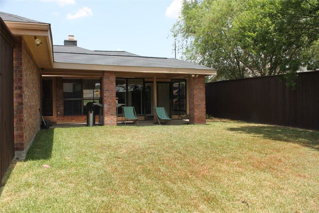 2036 Sancerre Lane, Carrollton, TX 75007