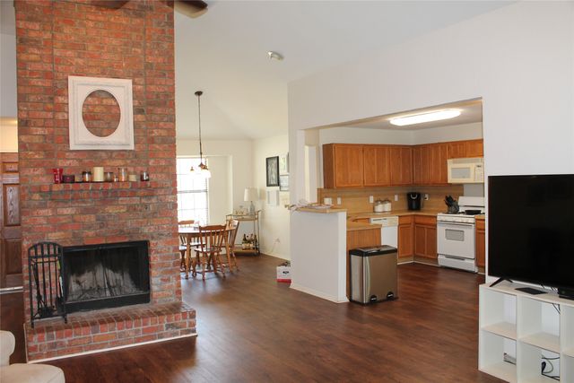 2036 Sancerre Lane, Carrollton, TX 75007