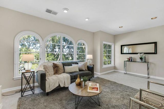 37 San Francisco Avenue, Brisbane, CA 94005