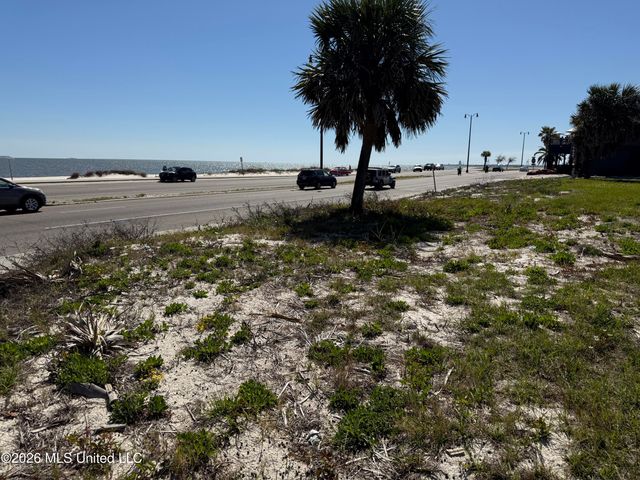 960 Beach Drive, Gulfport, MS 39507