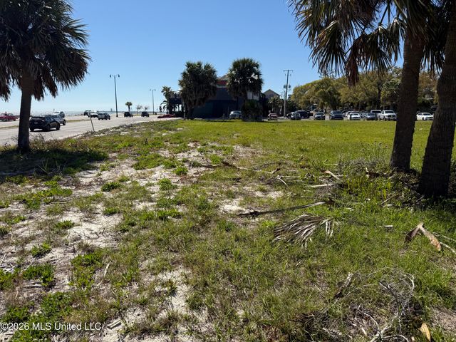 960 Beach Drive, Gulfport, MS 39507