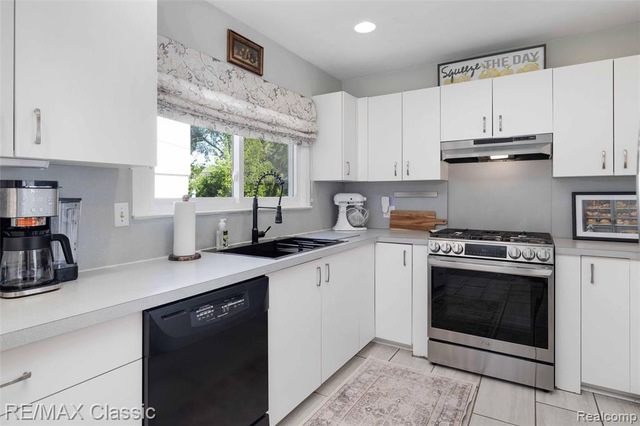 1487 Emmons Avenue, Birmingham, MI 48009