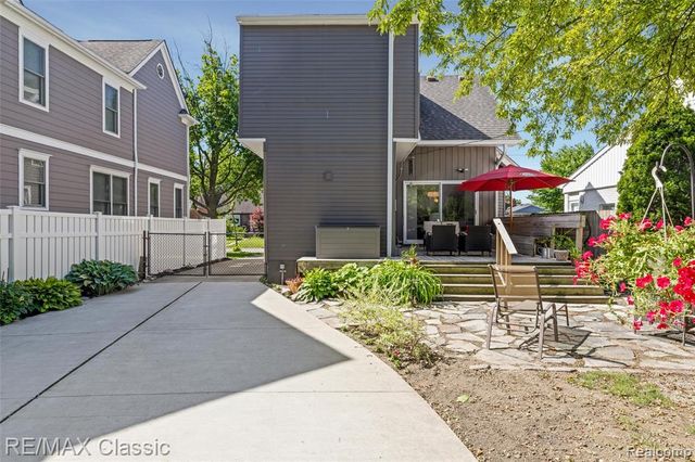 1487 Emmons Avenue, Birmingham, MI 48009