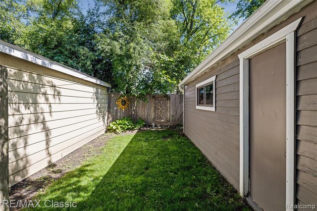 1487 Emmons Avenue, Birmingham, MI 48009