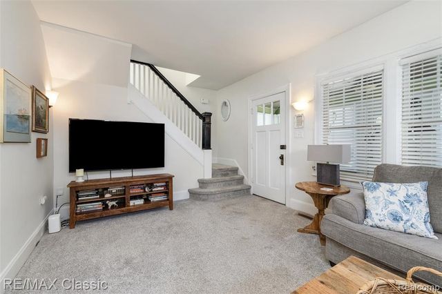 1487 Emmons Avenue, Birmingham, MI 48009