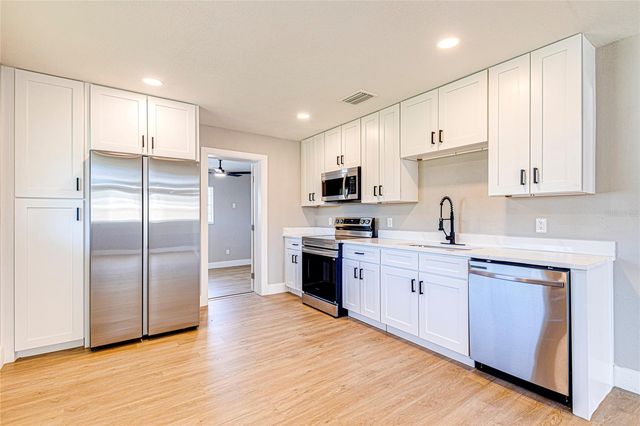 703 S DIXIE AVENUE, Fruitland Park, FL 34731