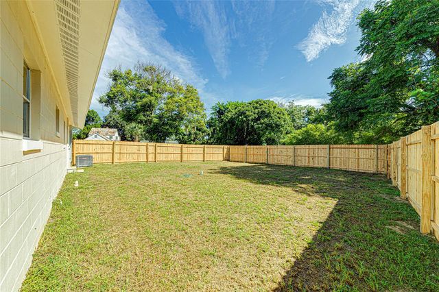 703 S DIXIE AVENUE, Fruitland Park, FL 34731