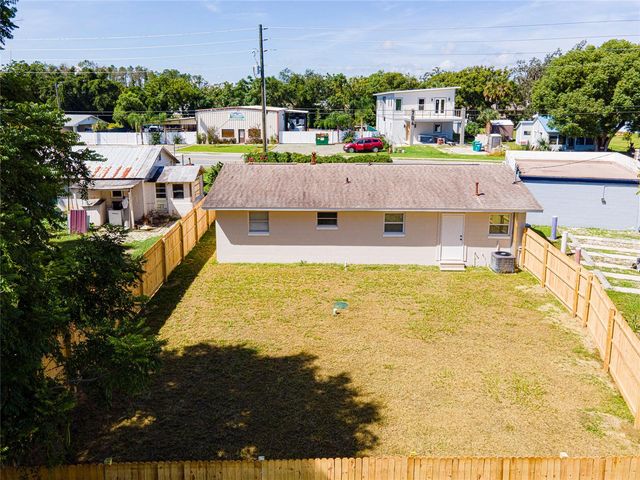 703 S DIXIE AVENUE, Fruitland Park, FL 34731