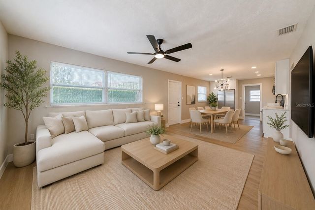 703 S DIXIE AVENUE, Fruitland Park, FL 34731