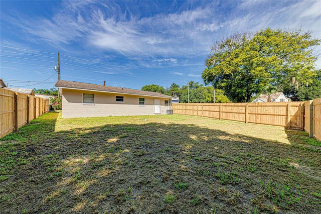 703 S DIXIE AVENUE, Fruitland Park, FL 34731