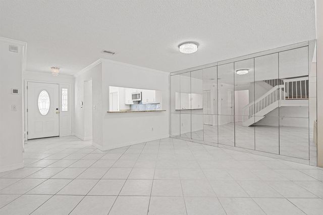 4825 NW 98th Place, Doral, FL 33178
