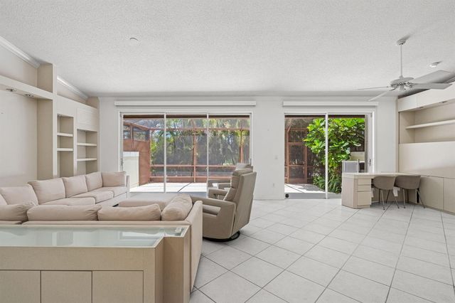 4825 NW 98th Place, Doral, FL 33178