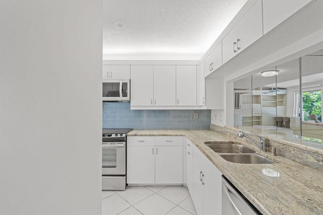4825 NW 98th Place, Doral, FL 33178