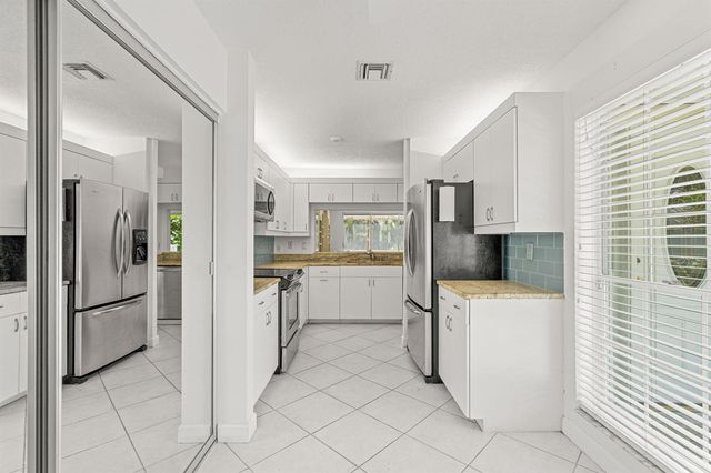 4825 NW 98th Place, Doral, FL 33178
