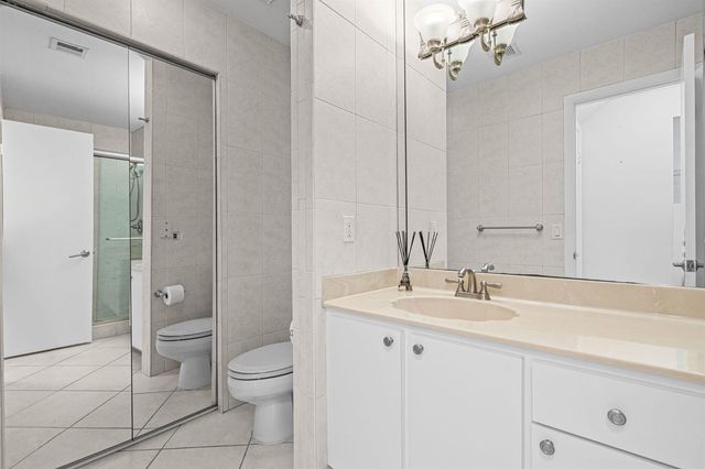 4825 NW 98th Place, Doral, FL 33178