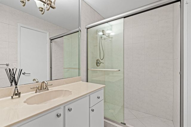 4825 NW 98th Place, Doral, FL 33178