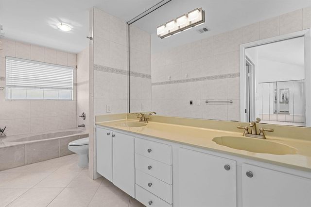 4825 NW 98th Place, Doral, FL 33178