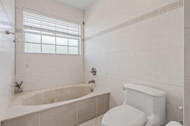 4825 NW 98th Place, Doral, FL 33178