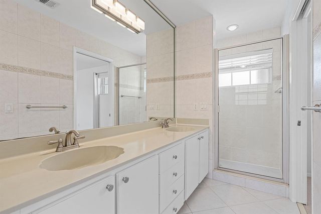 4825 NW 98th Place, Doral, FL 33178