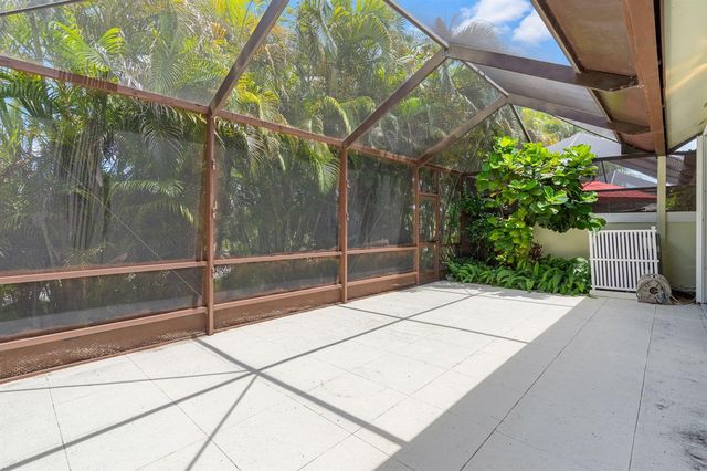 4825 NW 98th Place, Doral, FL 33178