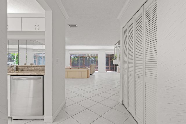 4825 NW 98th Place, Doral, FL 33178