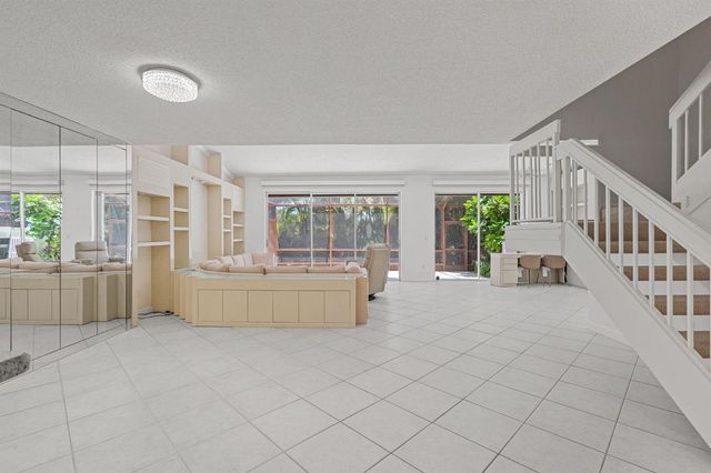 4825 NW 98th Place, Doral, FL 33178