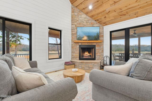 2240 Kimsey Way, Sevierville, TN 37876