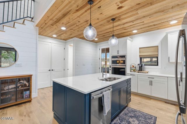 2240 Kimsey Way, Sevierville, TN 37876