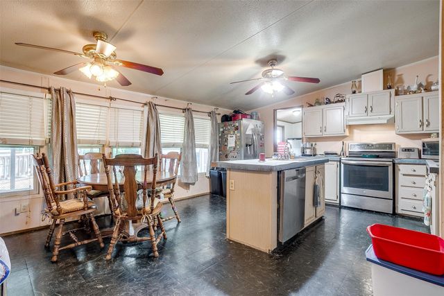 105 Lone Hill Court, Springtown, TX 76082